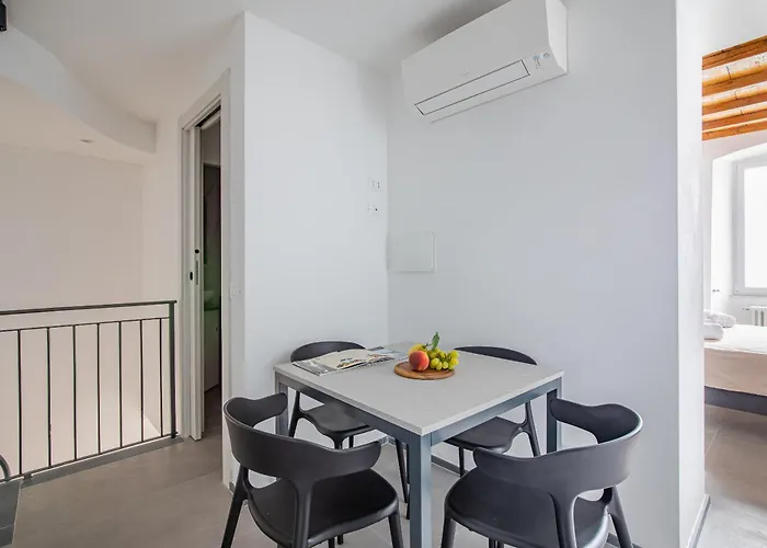 Eldorado,romantic Seafront Getaway מנרולה