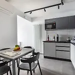 Eldorado,romantic Seafront Getaway 마나롤라