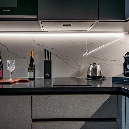 Eldorado,romantic Seafront Getaway شقة مانارولا