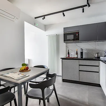 Eldorado,romantic Seafront Getaway مانارولا